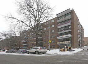 10200 de Bois-de-Boulogne Apartments