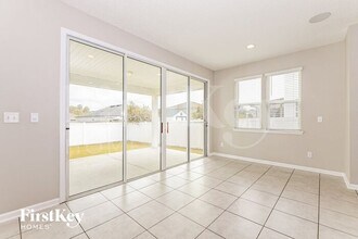 1067 Persimmon Dr in Middleburg, FL - Building Photo - Building Photo