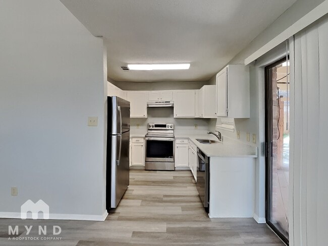 6918 Foxbrook Dr in Humble, TX - Foto de edificio - Building Photo