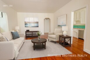 275 S New Hampshire Ave, Unit 510 in Los Angeles, CA - Building Photo