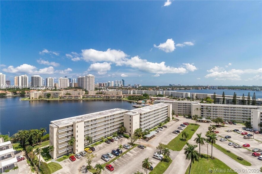 18021 Biscayne Blvd, Unit 1503 in Aventura, FL - Building Photo