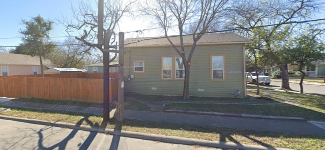 202 Hunstock Ave in San Antonio, TX - Building Photo - Building Photo