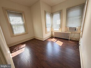 2441 Brown St in Philadelphia, PA - Building Photo - Building Photo