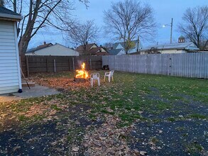 3712 Hyde Ave in Cleveland, OH - Foto de edificio - Building Photo