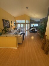 412 Cameron Dr in Weston, FL - Building Photo - Building Photo
