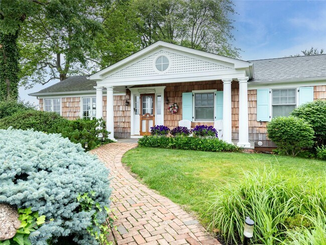 21 Secor Dr in Port Washington, NY - Building Photo - Building Photo