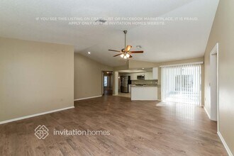 5886 Tyler Rd in Venice, FL - Foto de edificio - Building Photo