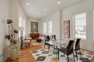 The Howard Luxury Apartments in New Orleans, LA - Building Photo - Building Photo