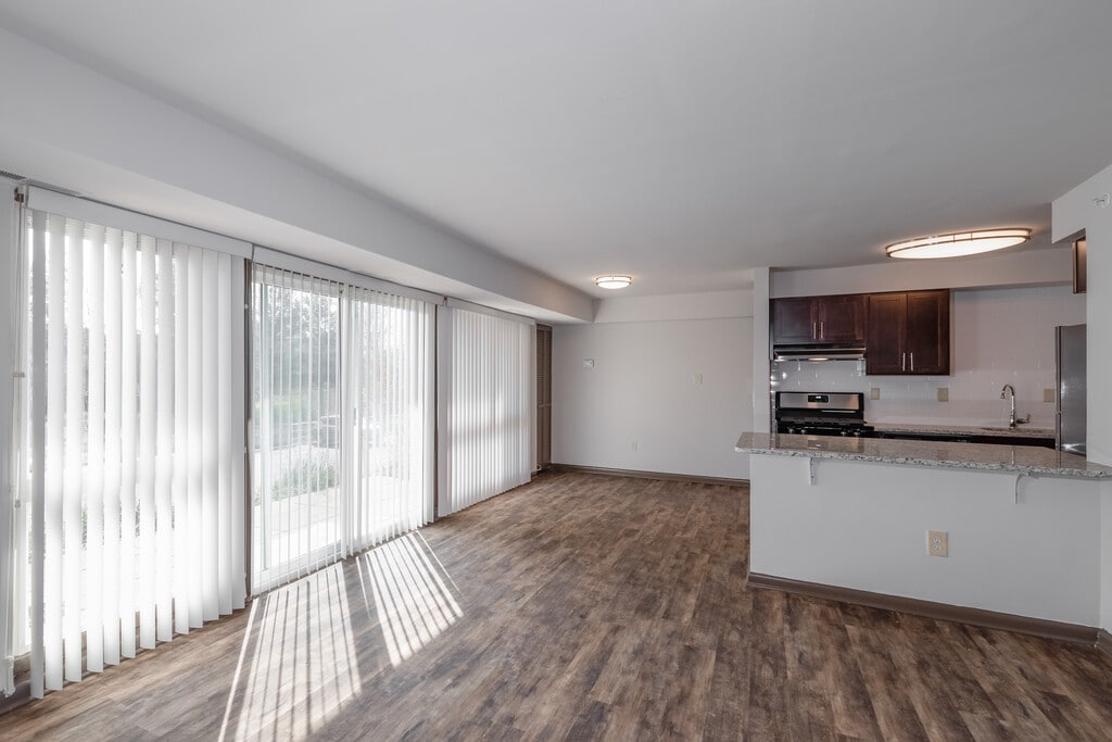 Parkside Landing Apartments in Rockville, MD