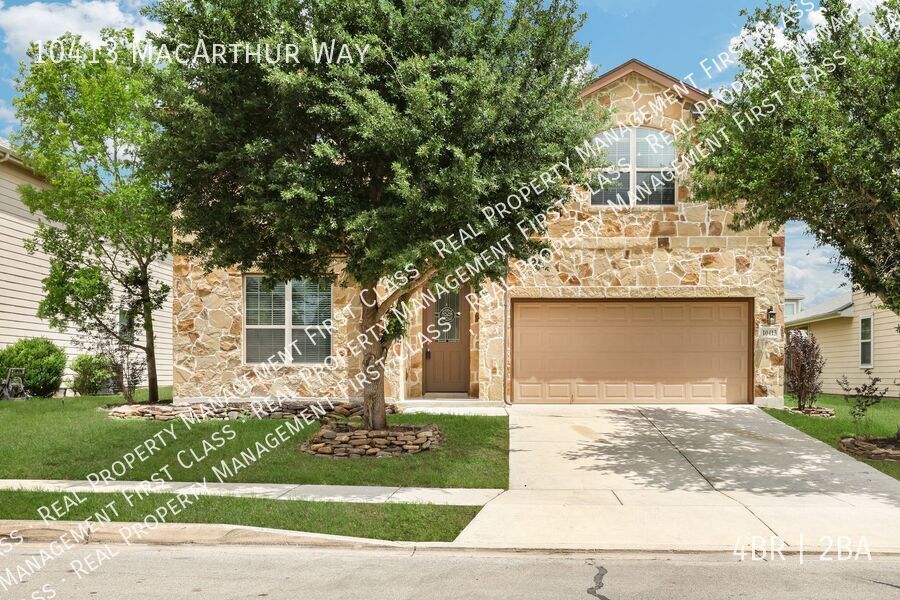 10413 Macarthur Way in Converse, TX - Building Photo