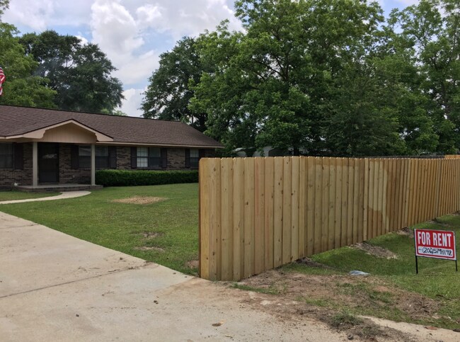 155 Bell Dr in Baxley, GA - Building Photo - Building Photo