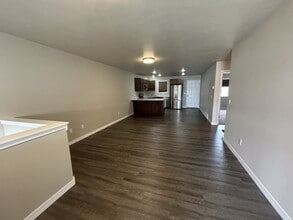 2083 Lake Hills Dr in Billings, MT - Building Photo - Building Photo