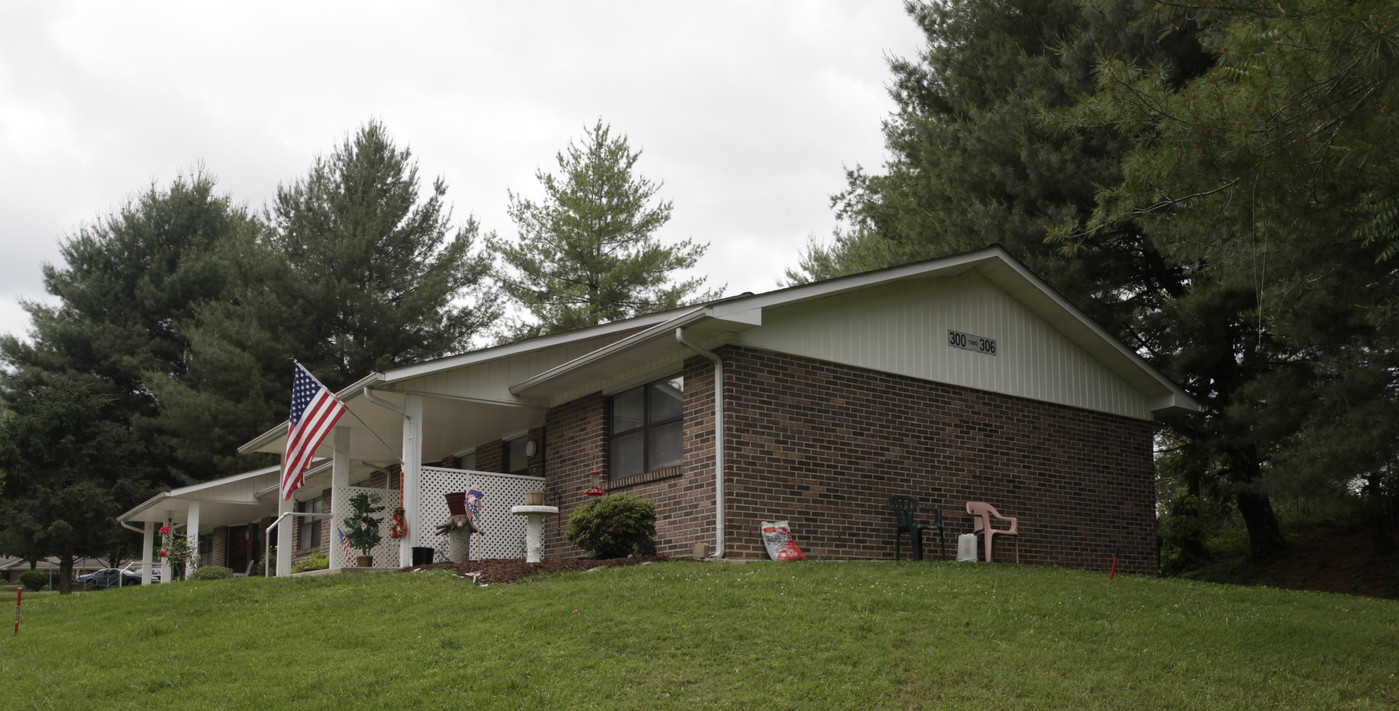 Lakewood Village Apartments in Kingston, TN - Foto de edificio