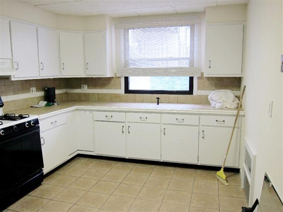 21 Wesley St, Unit 1 in Somerville, MA - Building Photo