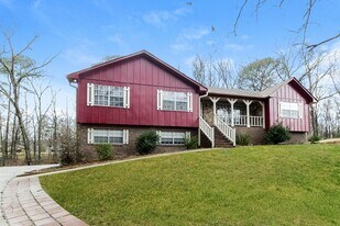 214 Star Cir in Hueytown, AL - Building Photo