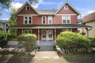 921 E State St in Ithaca, NY - Building Photo