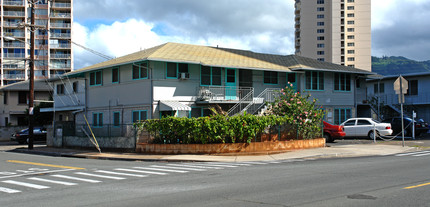 556 Kamoku St in Honolulu, HI - Building Photo - Building Photo