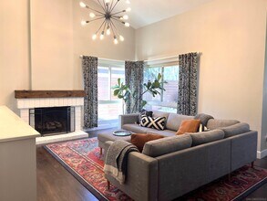 1828 Ballina Dr in San Diego, CA - Building Photo - Building Photo