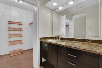 2000 Royal Marco Way in Marco Island, FL - Foto de edificio - Building Photo