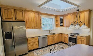 121 S Ridgedale Ave in East Hanover, NJ - Building Photo - Building Photo