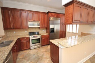 6002 Yeats Manor Dr in Tampa, FL - Building Photo - Building Photo