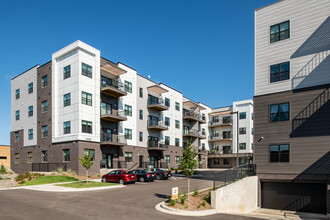 The Oscar Senior Apartments in Madison, WI - Foto de edificio - Building Photo