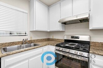 629 Bonair Way in La Jolla, CA - Building Photo - Building Photo