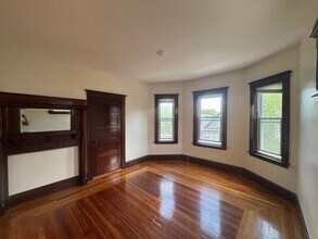 298A Highland Ave, Unit 3 in Somerville, MA - Building Photo - Building Photo
