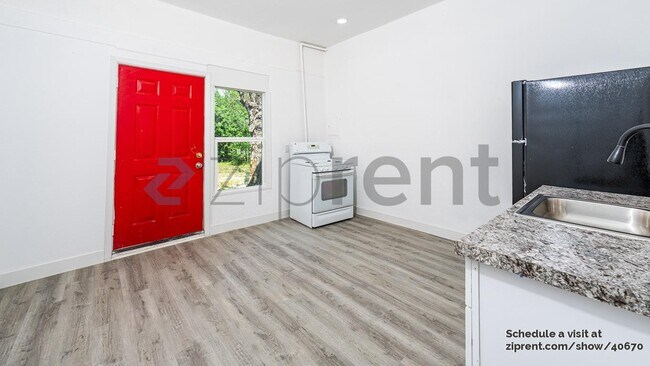 146 Fairview Ave in San Antonio, TX - Building Photo - Building Photo