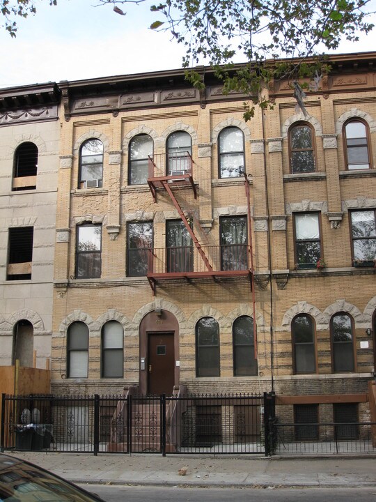 839 Halsey St in Brooklyn, NY - Building Photo