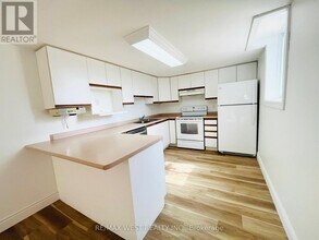 63 Taylorwood Rd in Oshawa, ON - Building Photo - Building Photo