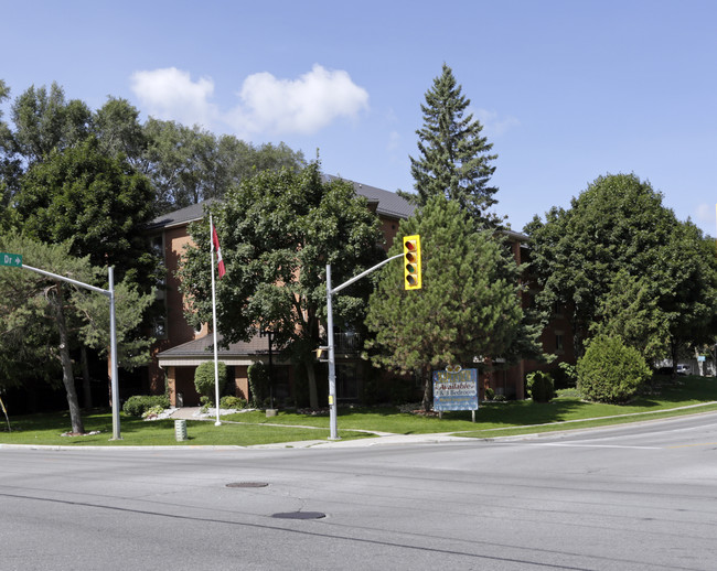 Mapleview Apartments in Barrie, ON - Building Photo - Building Photo