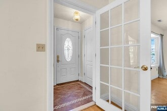 59 Pomona Ave in Fair Lawn, NJ - Building Photo - Building Photo