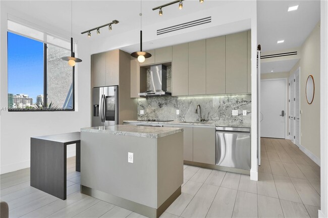 1030 15th St, Unit Ten30 Condo Unit #PH 308 in Miami Beach, FL - Building Photo - Building Photo