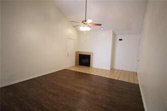 2002 Kenneth Ave in Austin, TX - Building Photo - Building Photo