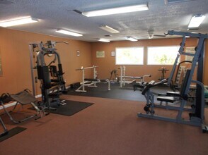 4261 Island Cir in Ft. Myers, FL - Building Photo - Building Photo