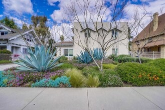 2249 West 24th St in Los Angeles, CA - Foto de edificio - Building Photo