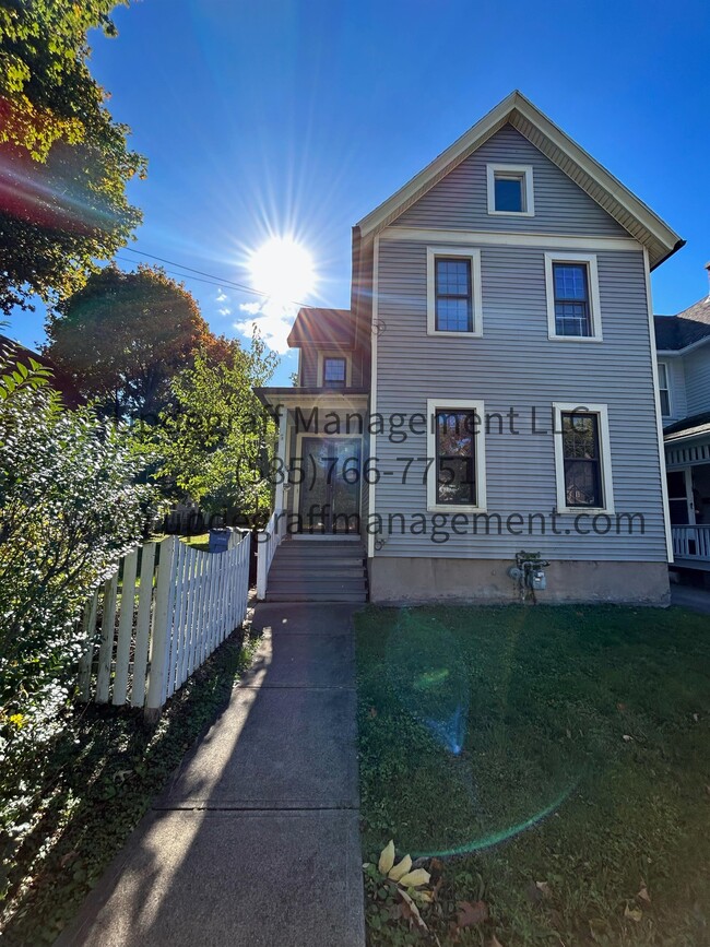 63 Gregory St in Rochester, NY - Foto de edificio - Building Photo