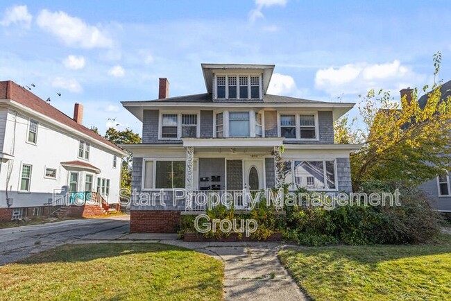property at 1652 Peck St