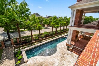 58 E Bay Blvd in The Woodlands, TX - Building Photo - Building Photo