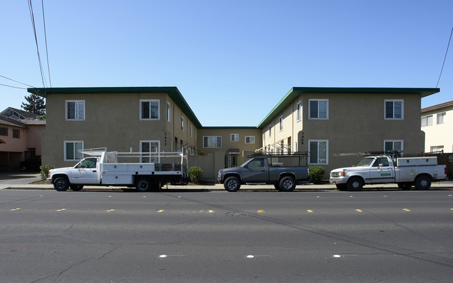 1408 Middlefield Rd in Redwood City, CA - Foto de edificio - Building Photo