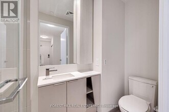 3900 Confederation Pkwy in Mississauga, ON - Building Photo - Building Photo