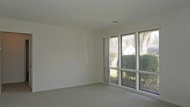 2364 Pinecrest Ave in Ann Arbor, MI - Building Photo - Building Photo