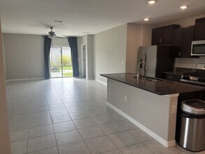 9663 Channing Hill Dr in Sun City Center, FL - Building Photo - Building Photo