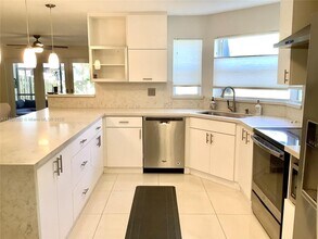 3581 Simms St in Hollywood, FL - Building Photo - Building Photo