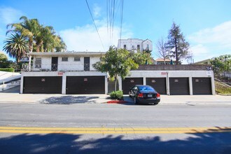 764-776 Hyperion Ave in Los Angeles, CA - Building Photo - Building Photo