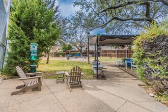 9145 Emberglow Ln in Dallas, TX - Building Photo - Building Photo