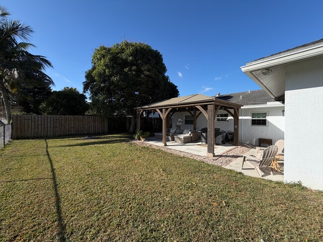 8110 Rose Marie Ave E in Boynton Beach, FL - Building Photo - Building Photo