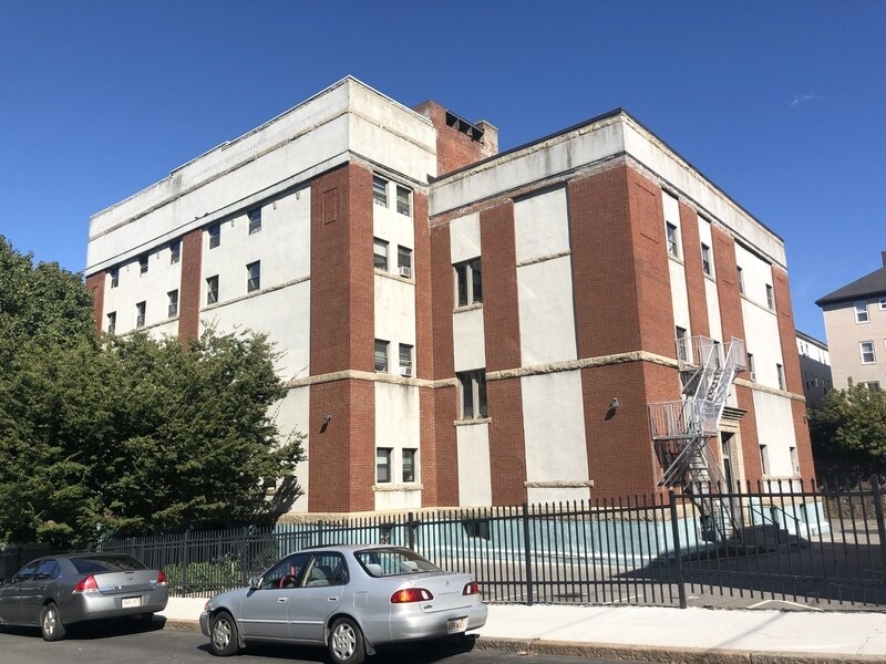 260 Fountain St in Fall River, MA - Building Photo