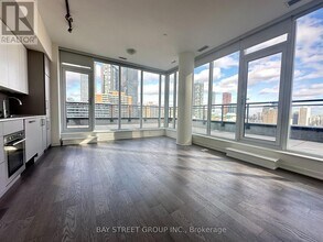 17 Dundonald St in Toronto, ON - Building Photo - Building Photo